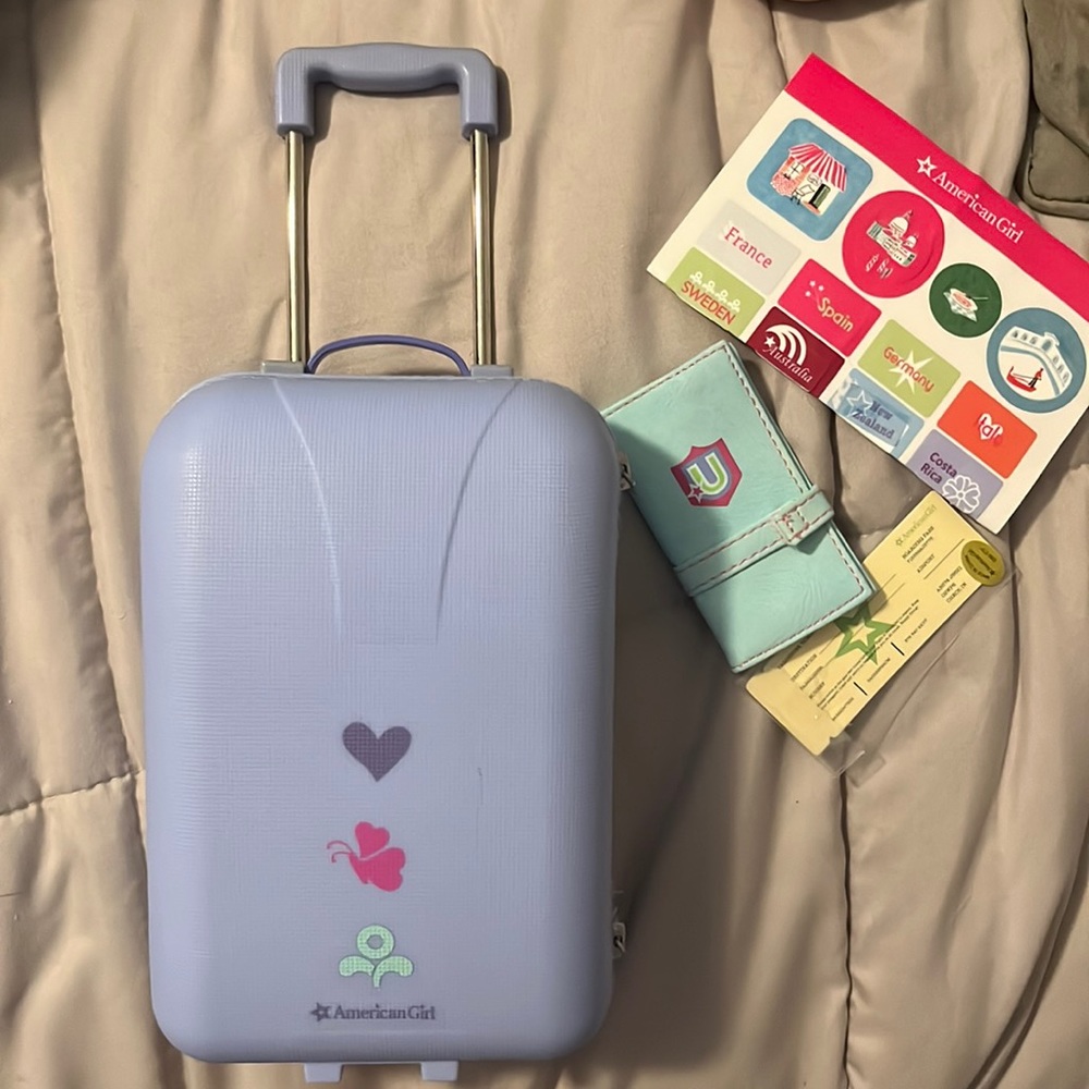American girl doll lavender suitcase perfect condition except for a little rust